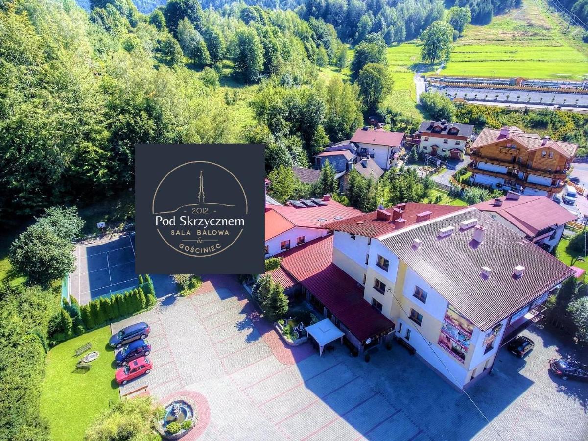 什切尔克 Gosciniec Pod Skrzycznem酒店 外观 照片